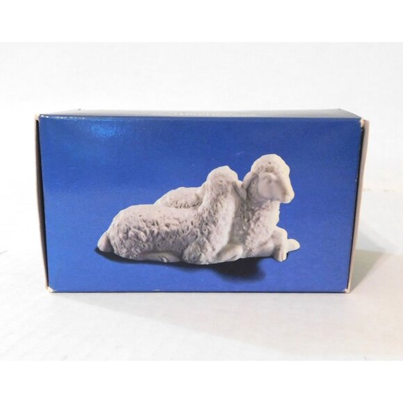 Avon Nativity Collectibles 1983 The Sheep Porcelain Figurine Boxed - Picture 9 of 11